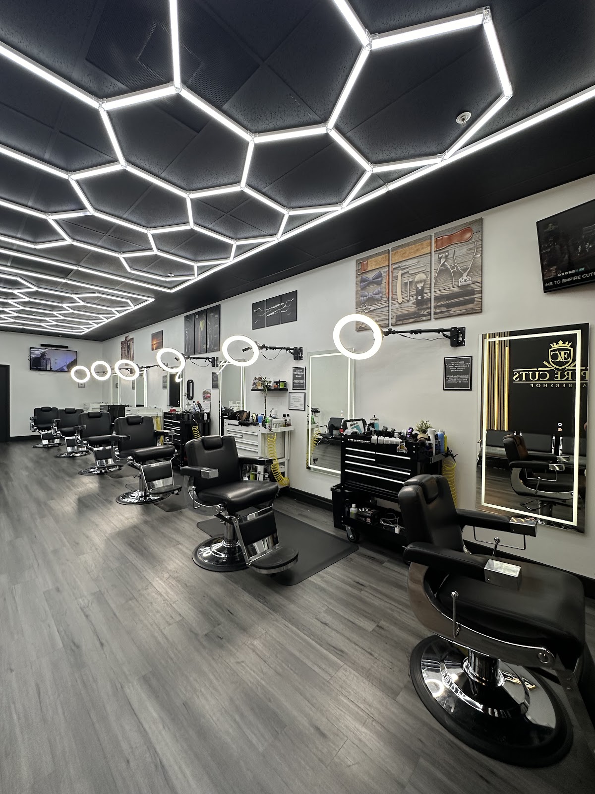 Empire Cuts Cooper City interior